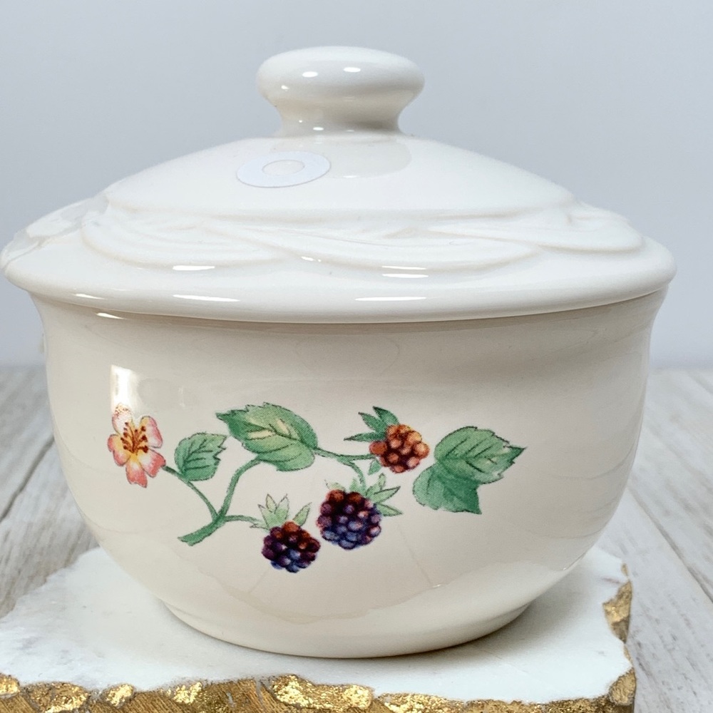 Pfaltzgraff Sugar Bowl Berry Basket Pattern